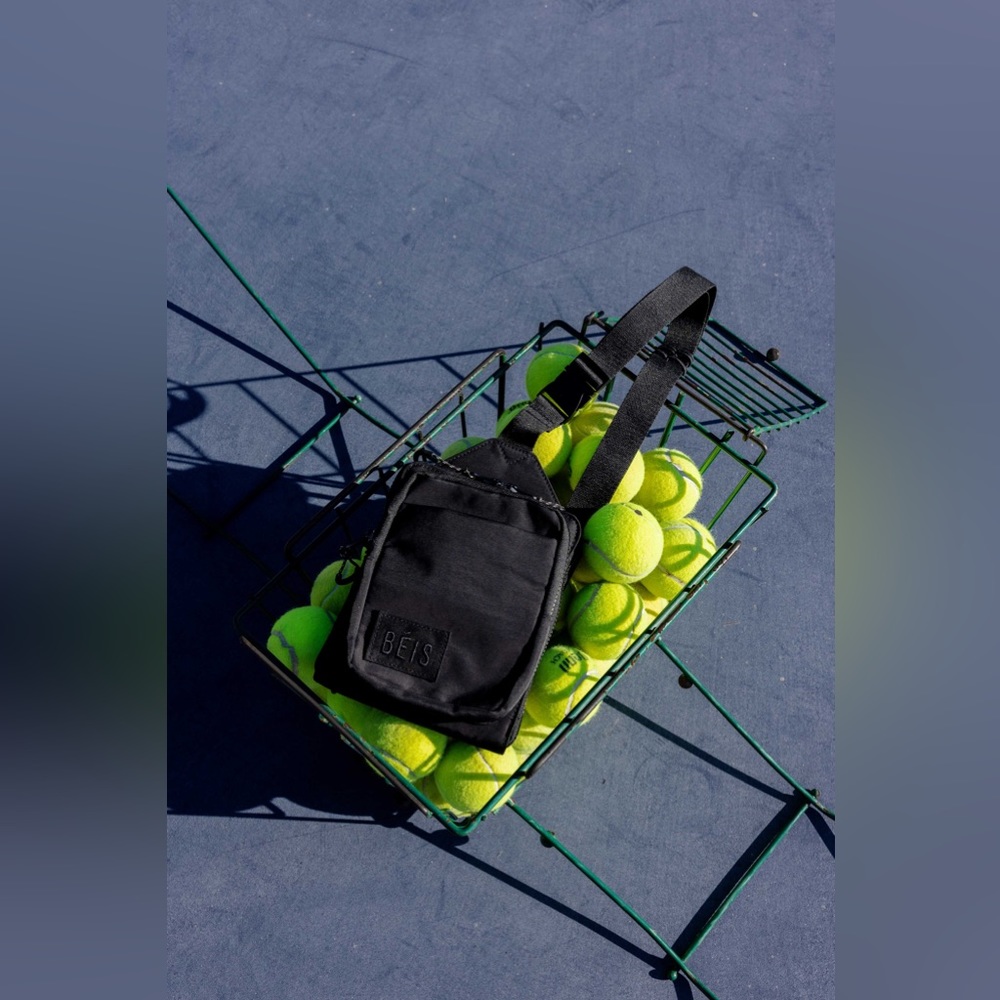 NWT BEIS Sport Sling in Black